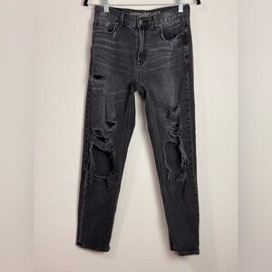 AMERICAN EAGLE 4 REGULAR DISTRESSED BLACK HIGH RISE MOM JEAN #88